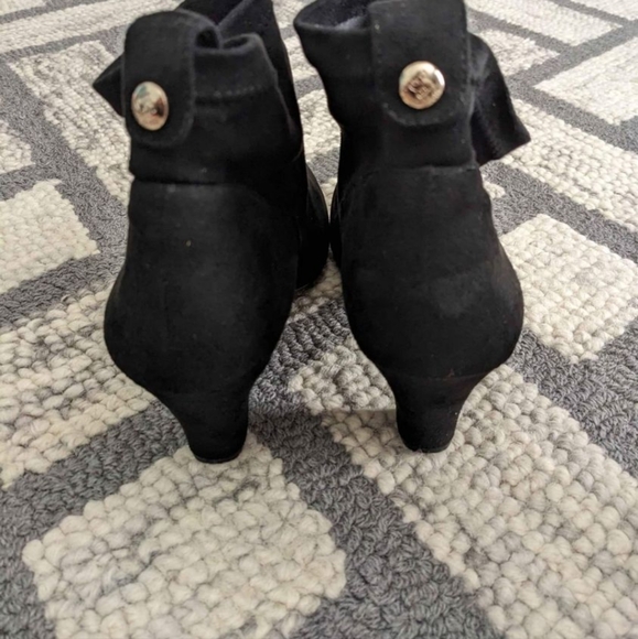 BCBG booties size 10 Style is BG-Delilah - Picture 4 of 6